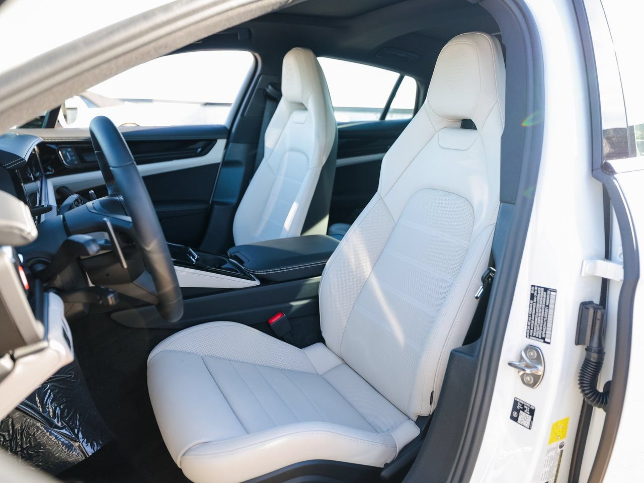 New 2026 Porsche Panamera 4 E-Hybrid AWD/4WD image 5