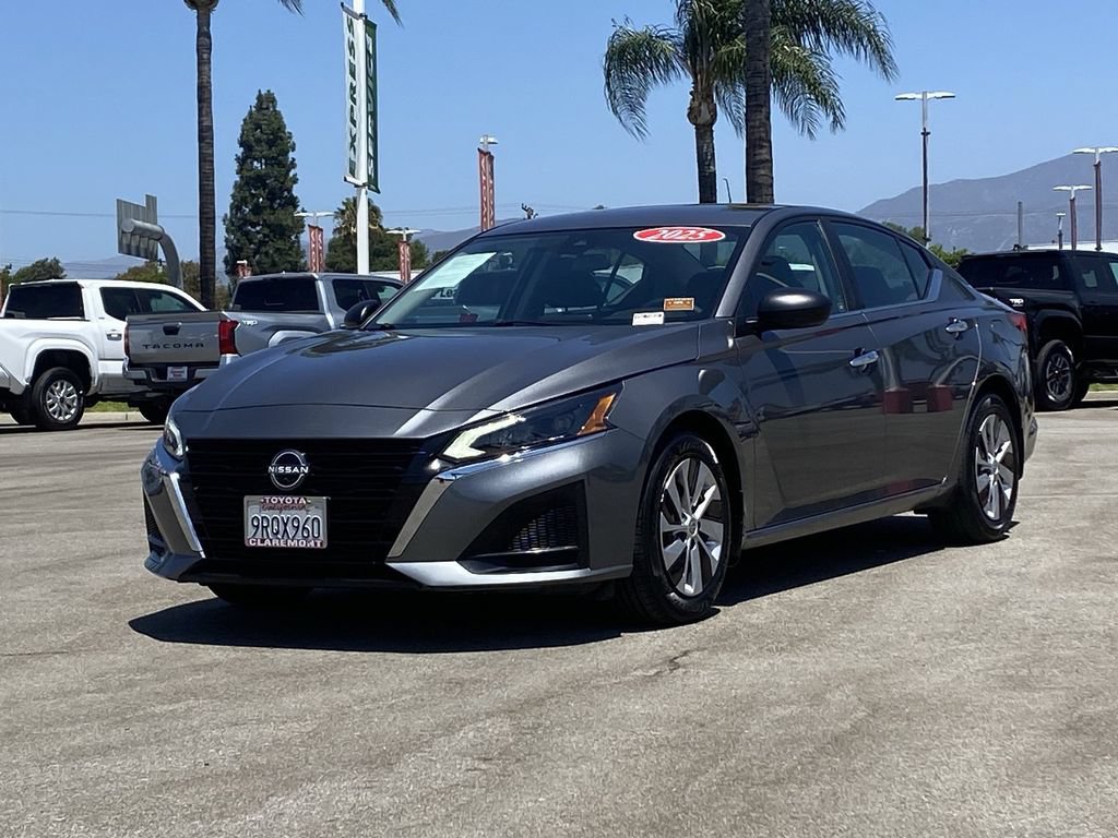 Used 2025 Nissan Altima 2.5 S FWD image 38