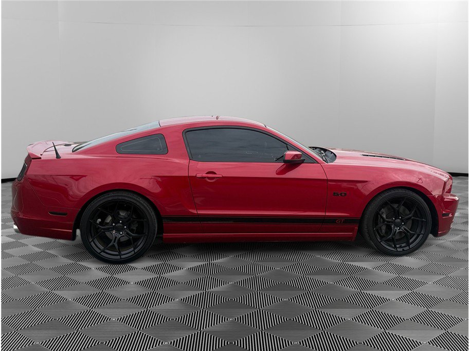 Used 2013 Ford Mustang GT RWD image 6