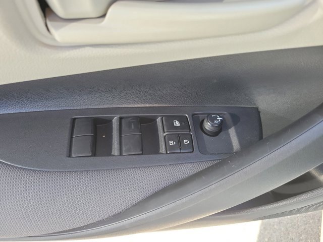 Used 2023 Toyota Corolla LE image 19