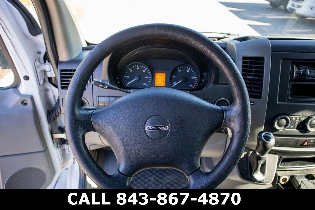 Used 2015 Freightliner Sprinter 3500 image 7