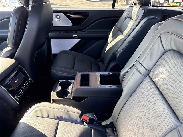 New 2026 Lincoln Aviator Black Label w/ Jet Appearance Package image 18