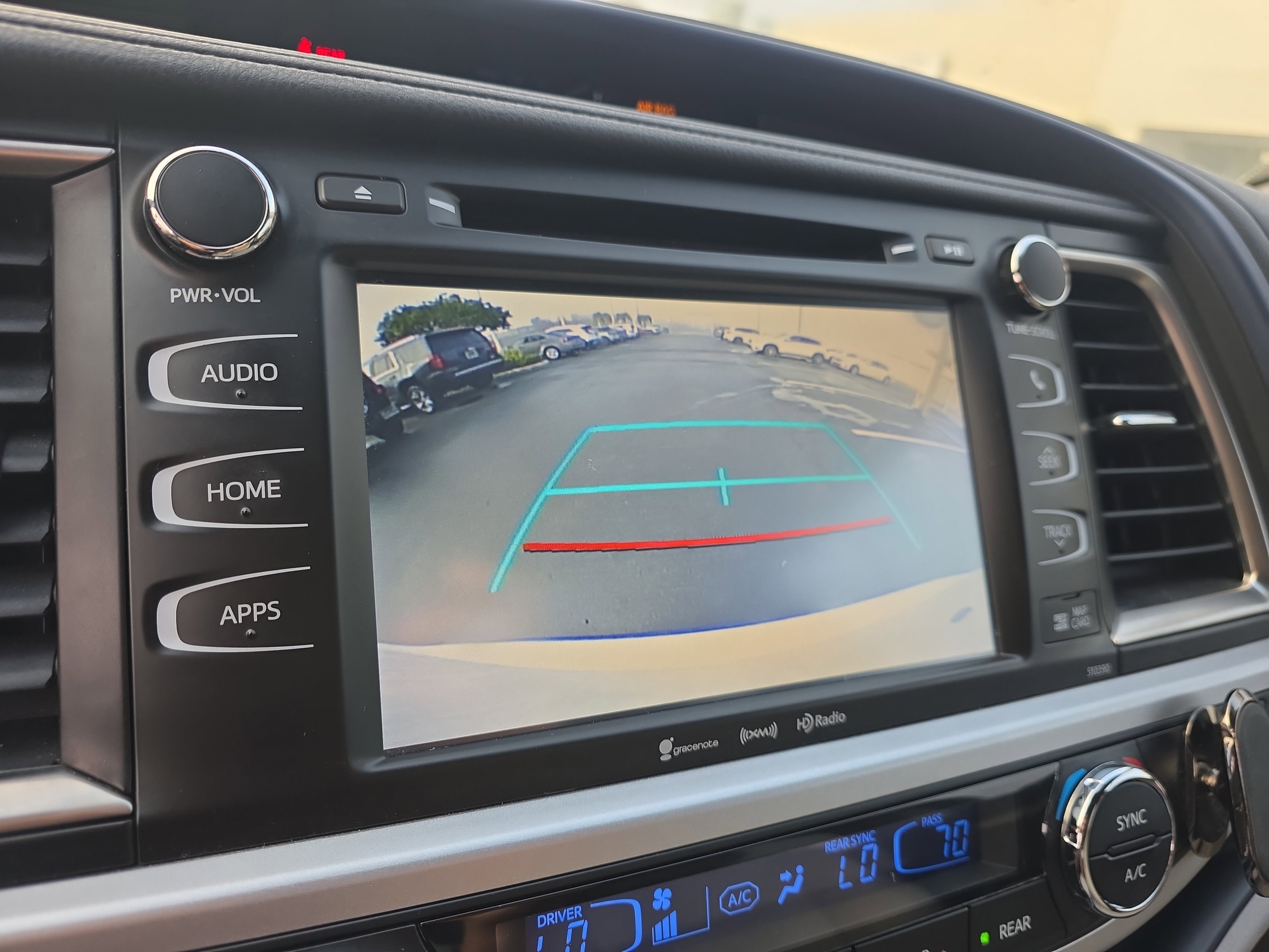 Used 2019 Toyota Highlander image 24