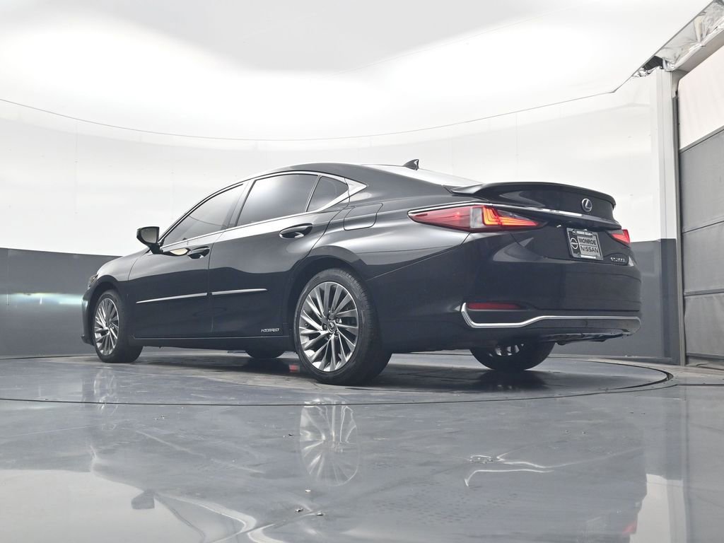 Used 2022 Lexus ES 300h 300h Luxury w/ Accessory Package image 21