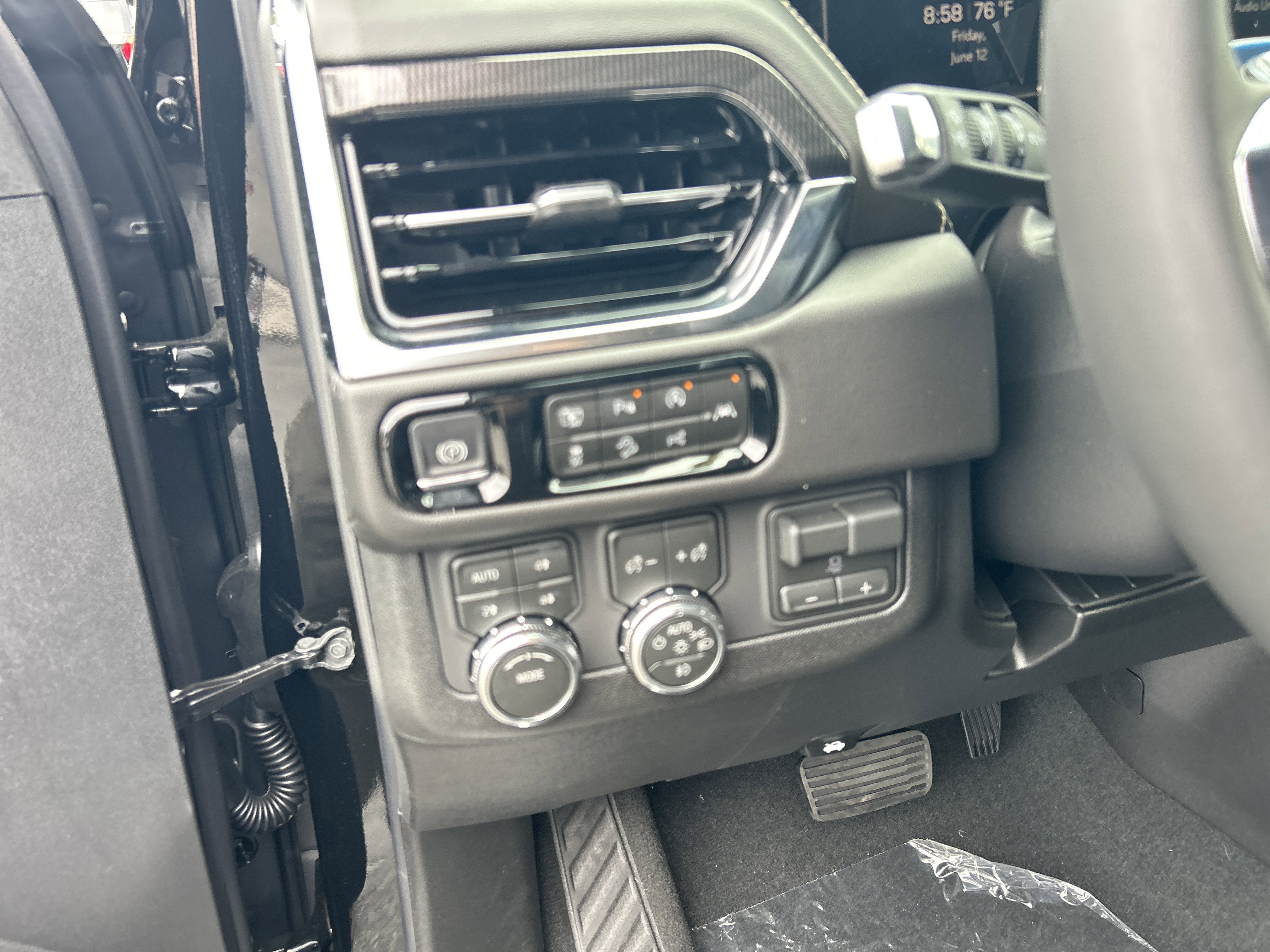New 2026 GMC Yukon Elevation AWD/4WD image 23