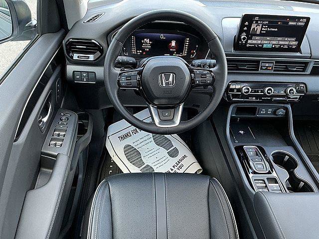 Used 2025 Honda Pilot Elite image 5