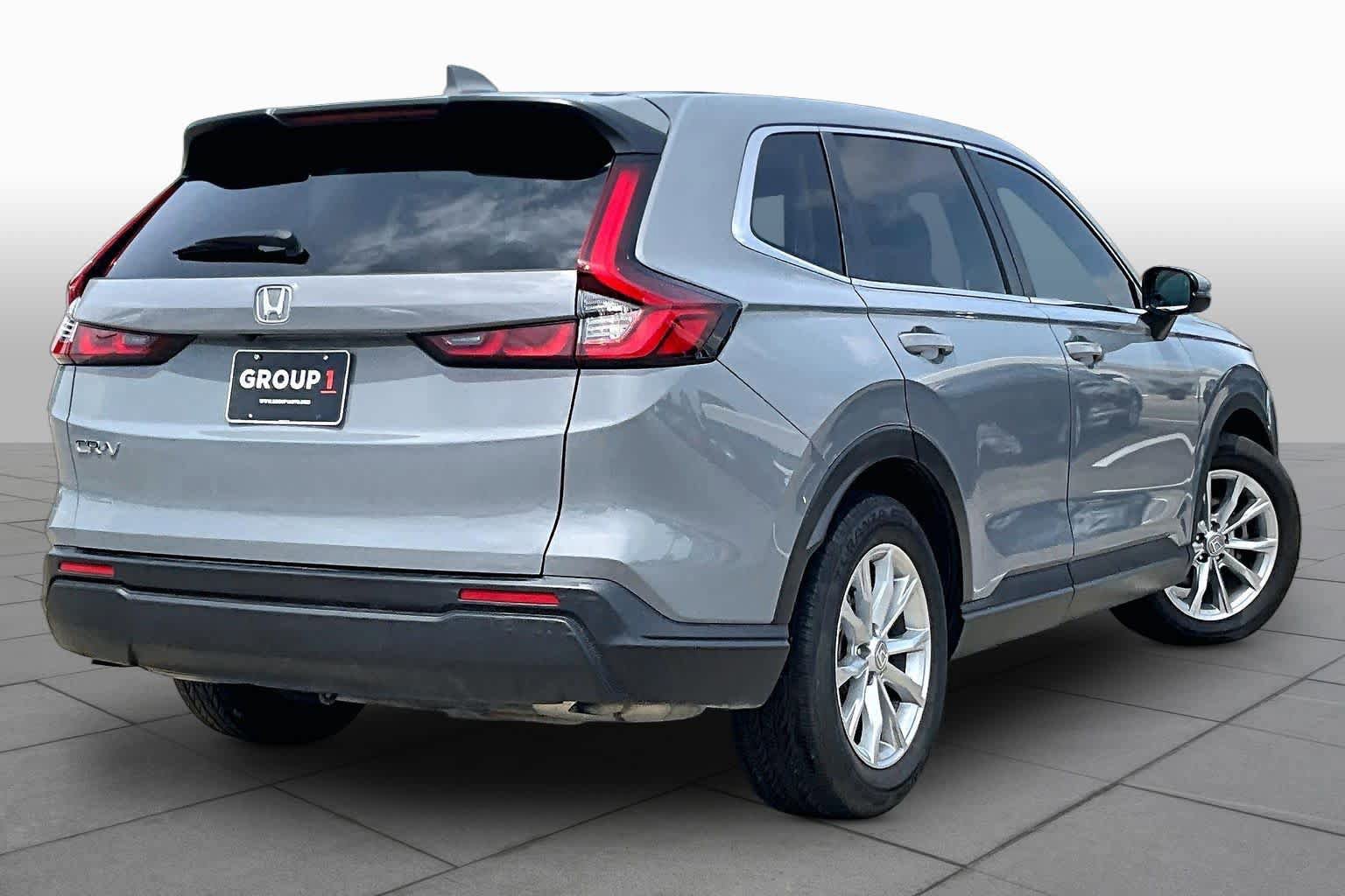 Used 2025 Honda CR-V EX image 11
