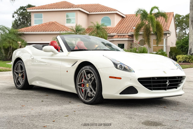 Used 2016 Ferrari California T image 12