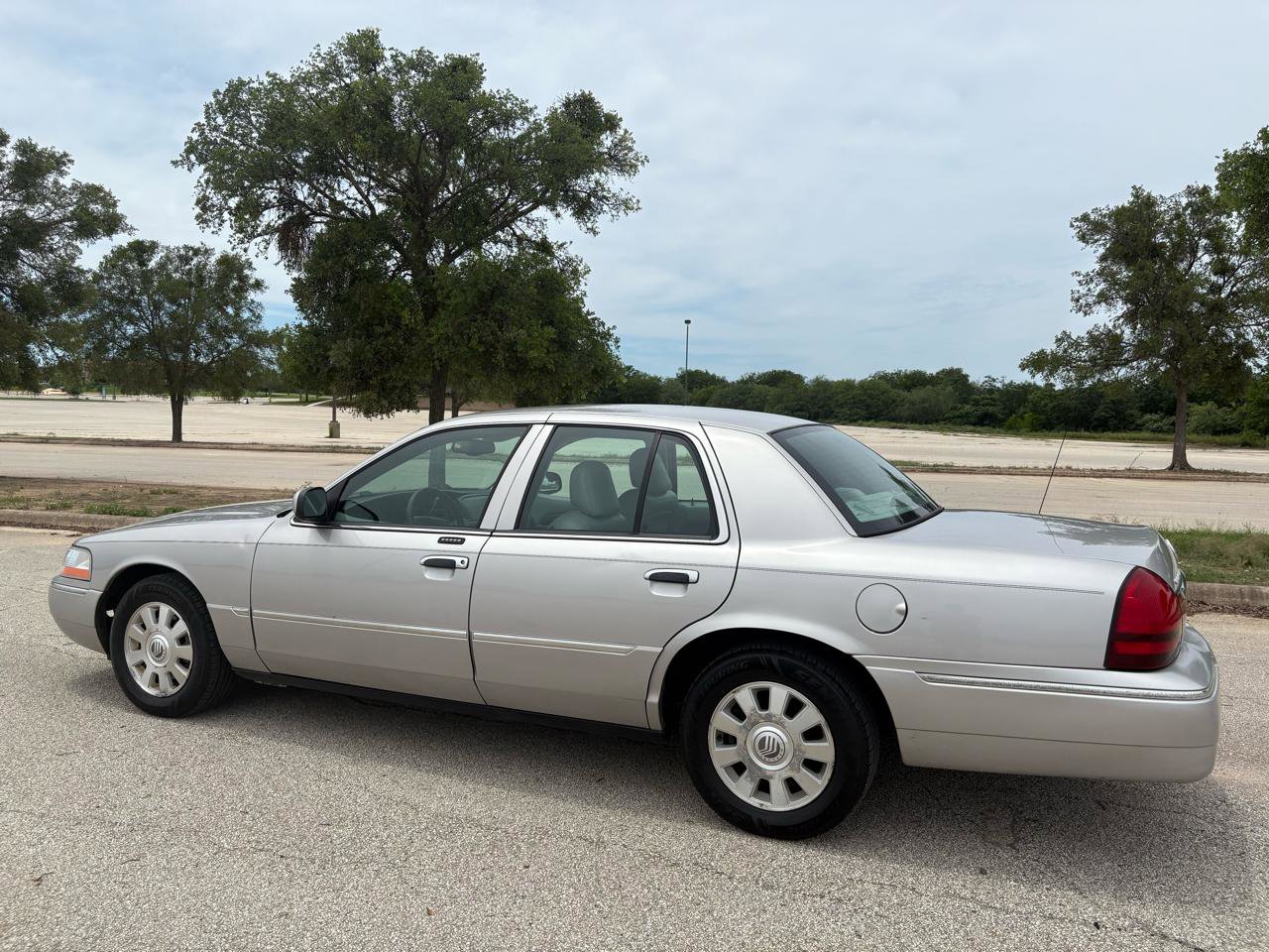 Used 2005 Mercury Grand Marquis LS RWD image 6