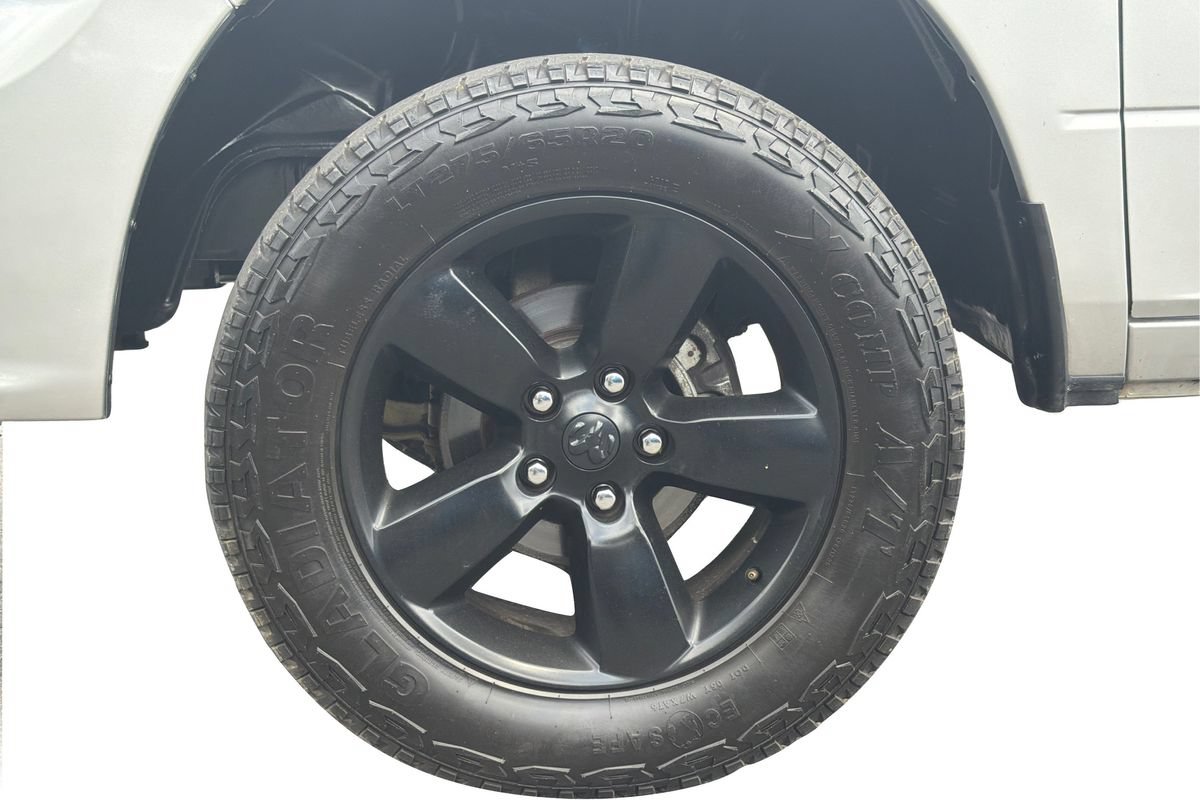 Used 2018 RAM 1500 Express w/ Express Value Package AWD/4WD image 23
