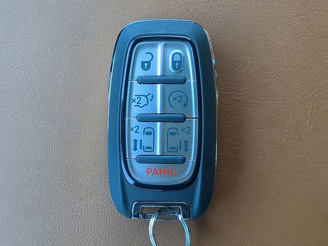 New 2026 Chrysler Pacifica Pinnacle w/ Trailer Tow Group image 40