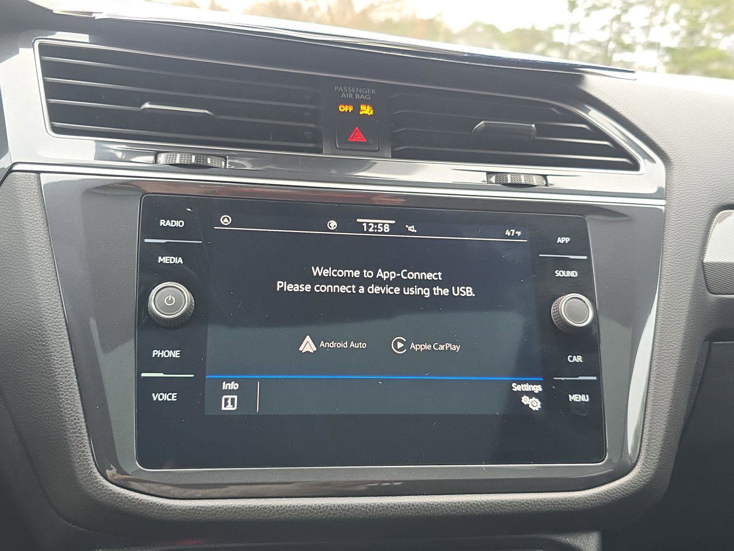 Used 2024 Volkswagen Tiguan SE R-Line image 18