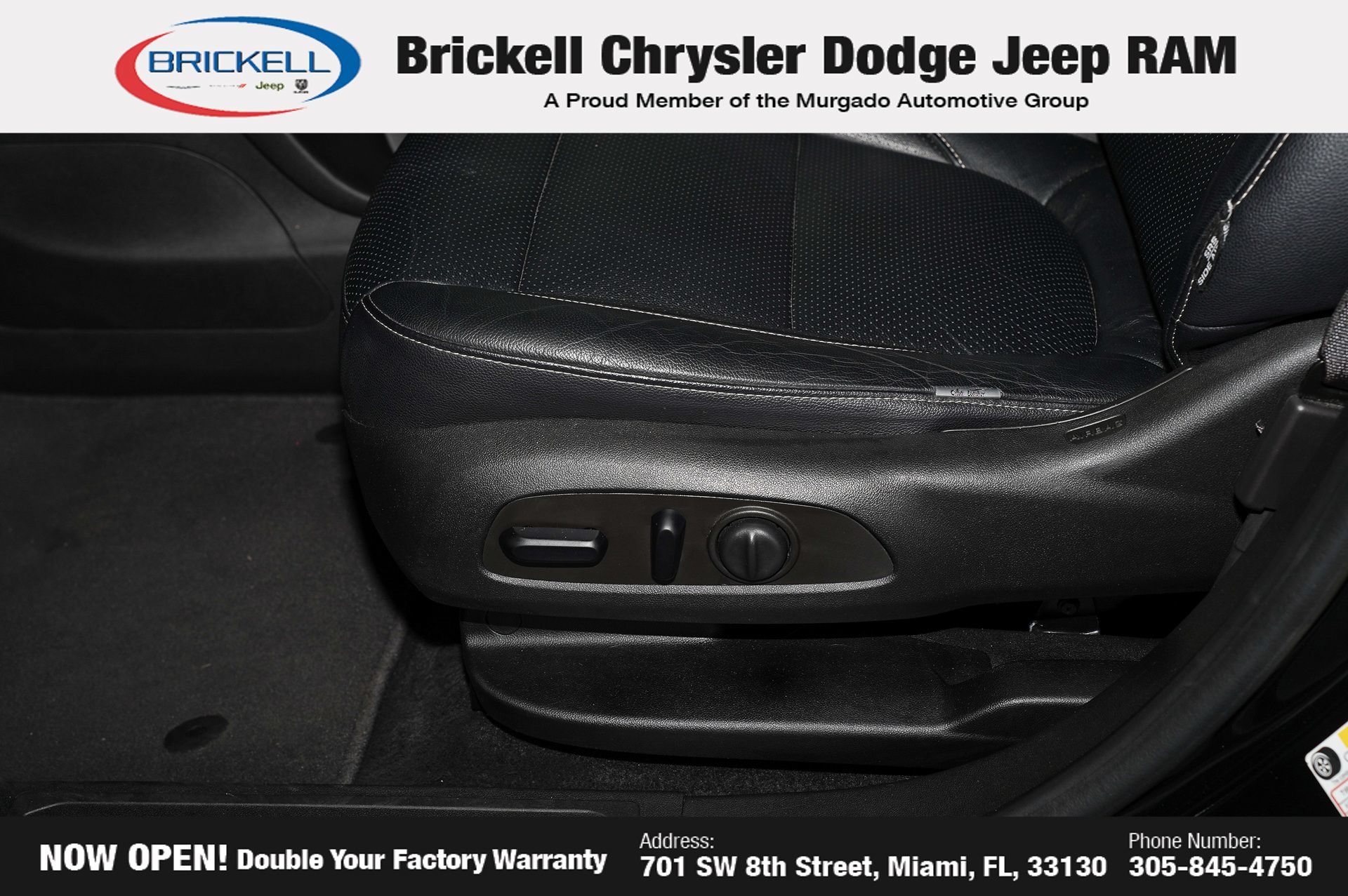 Used 2022 GMC Acadia SLE w/ Driver Convenience Package FWD image 32