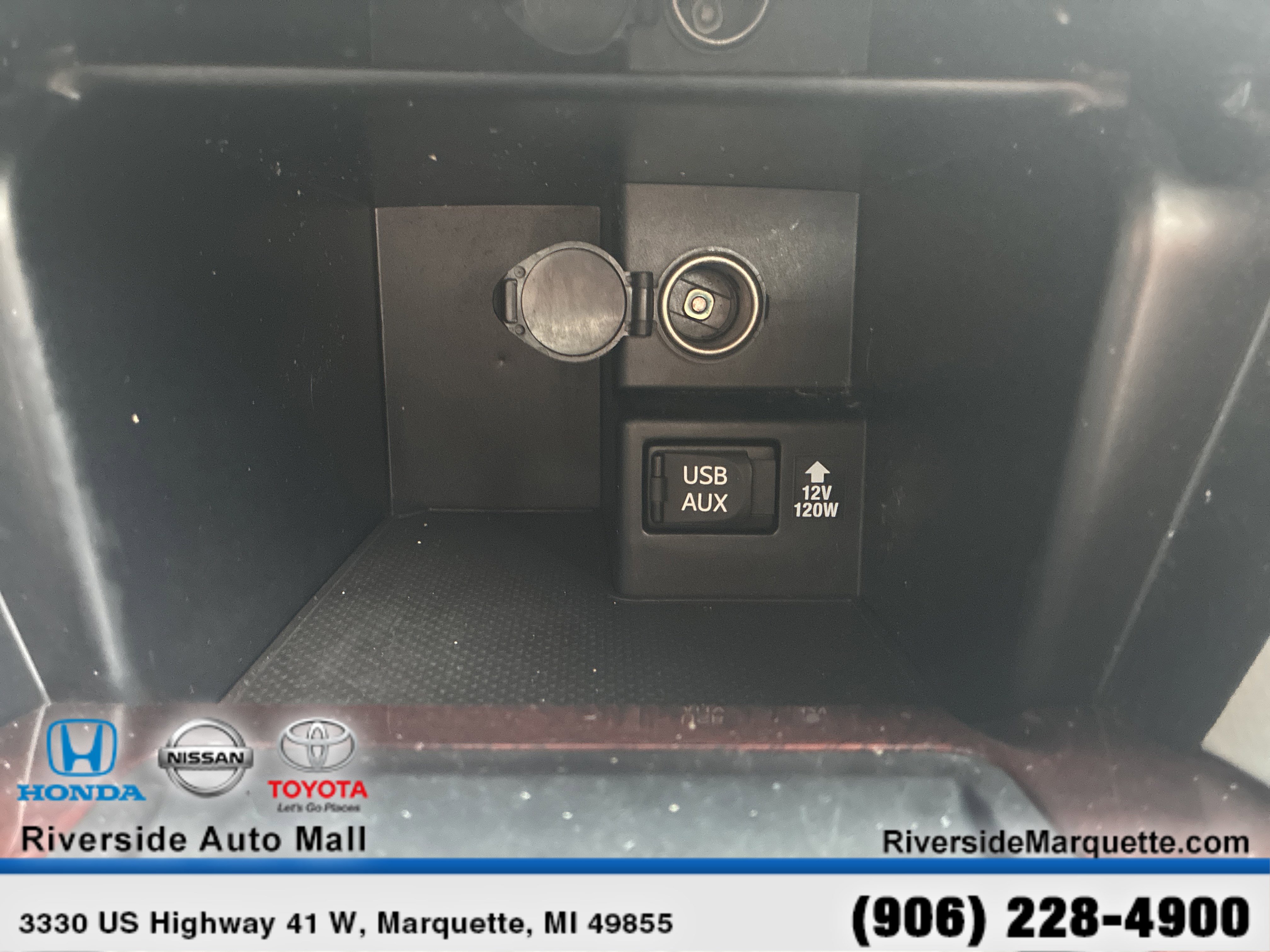 Used 2014 Toyota Camry SE image 18