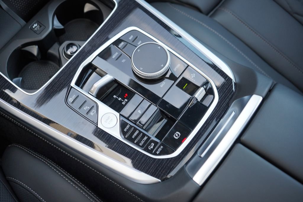 New 2026 BMW X5 xDrive50e w/ M Sport Package image 19