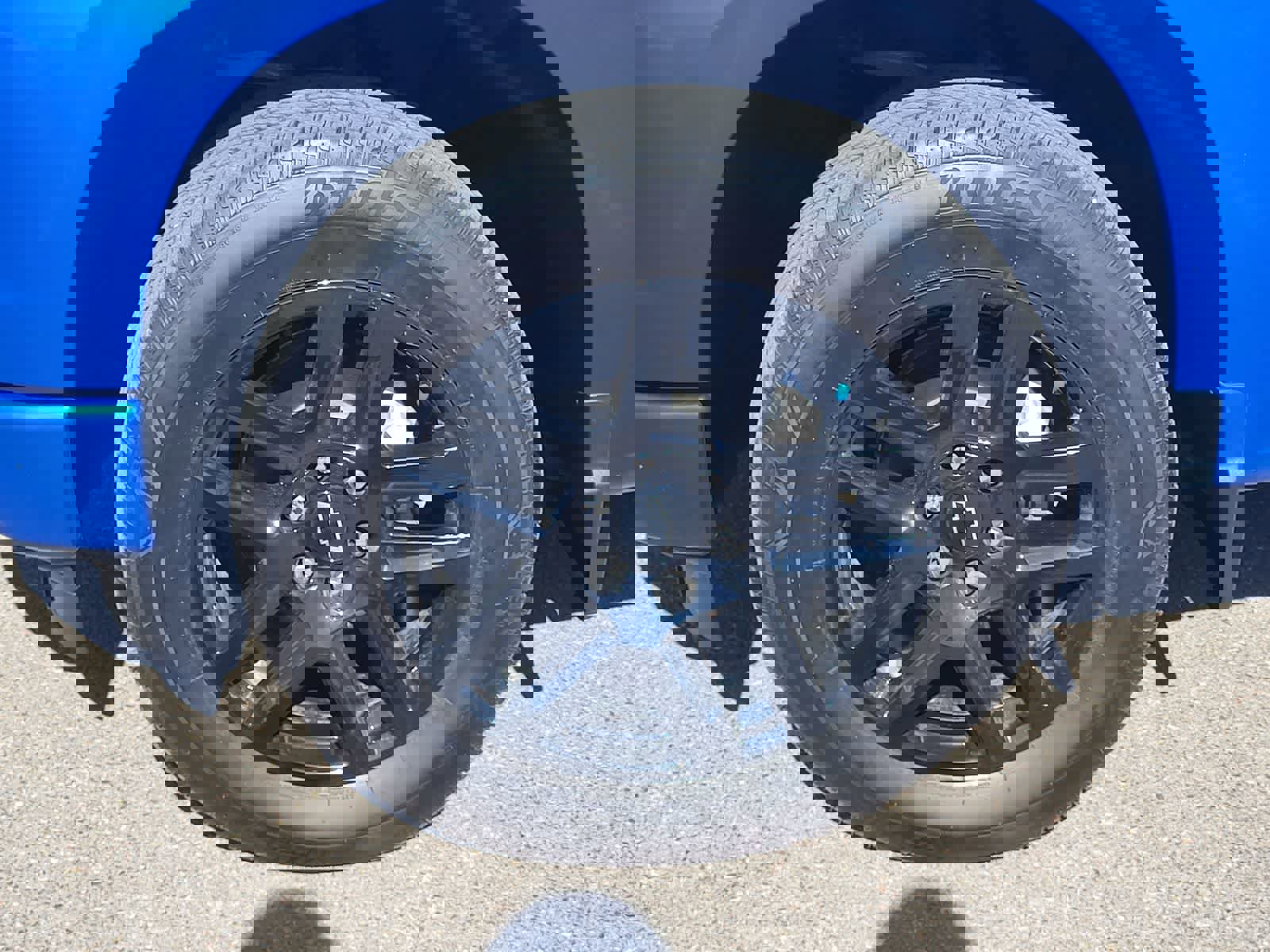 Used 2025 Chevrolet Silverado 1500 Custom image 9