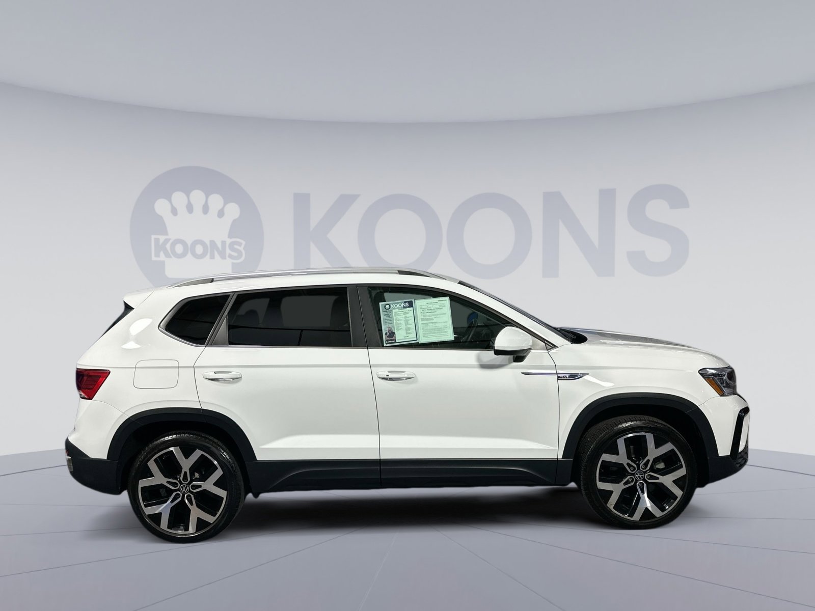 Used 2022 Volkswagen Taos SEL image 8