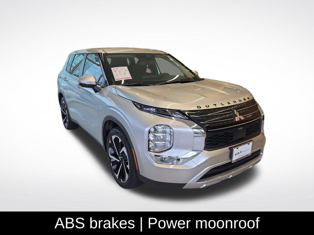 Used 2024 Mitsubishi Outlander SE Black Edition FWD image 9