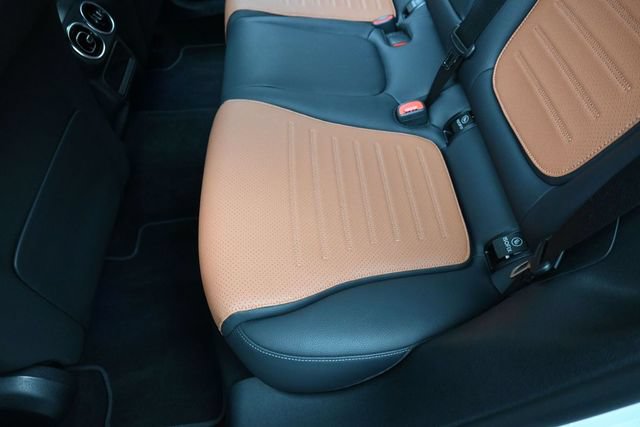 Used 2024 Mercedes-Benz GLC 300 image 22