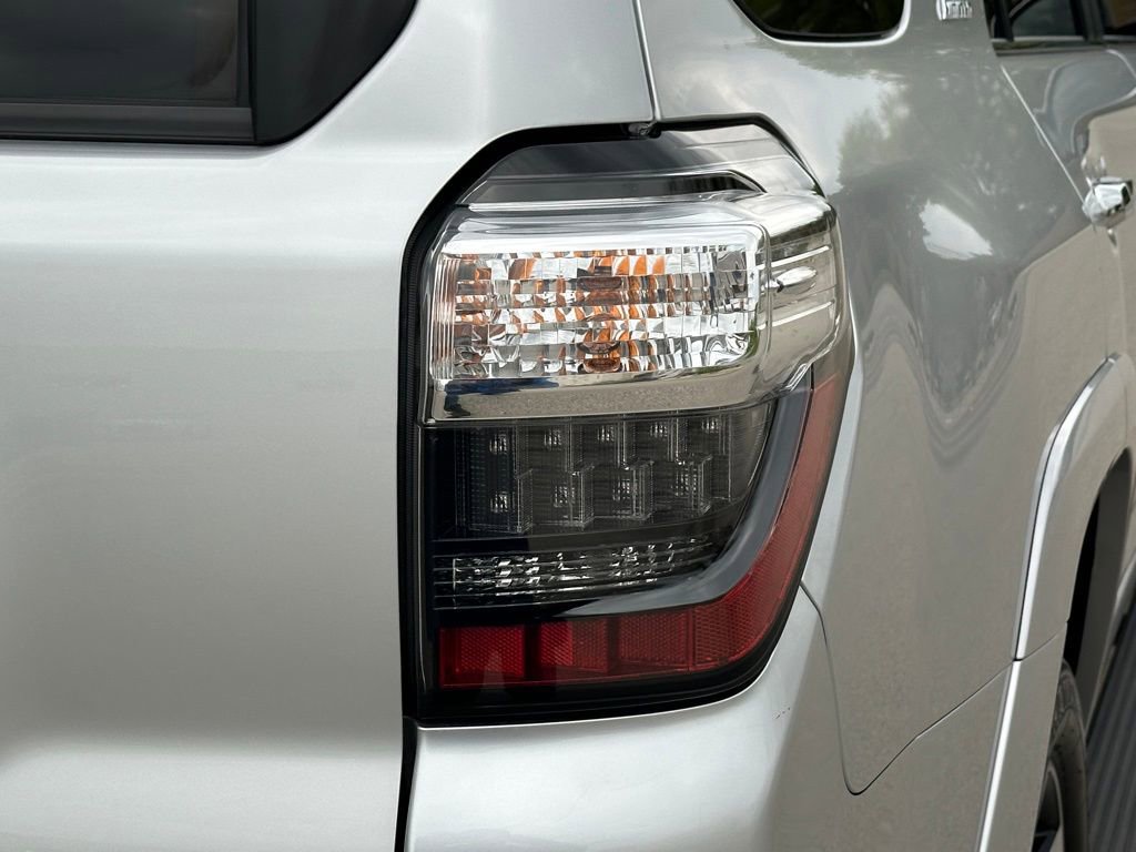 Used 2023 Toyota 4Runner Limited AWD/4WD image 17