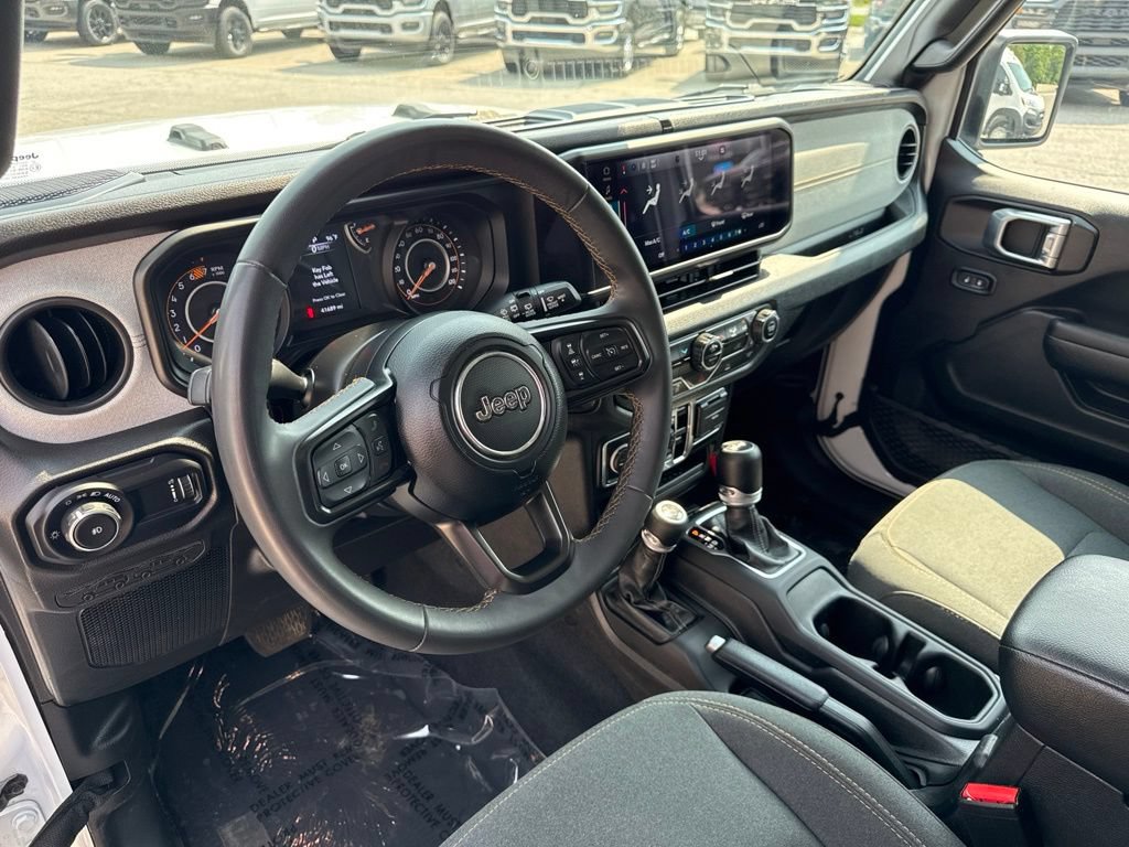 Used 2024 Jeep Wrangler Unlimited Sport AWD/4WD image 2