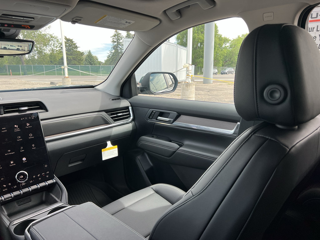 New 2026 GMC Terrain Denali w/ LPO, Floor Liner Package AWD/4WD image 37