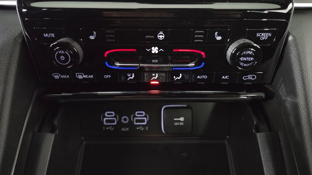 New 2025 Jeep Grand Cherokee Laredo w/ Luxury Tech Group I image 25