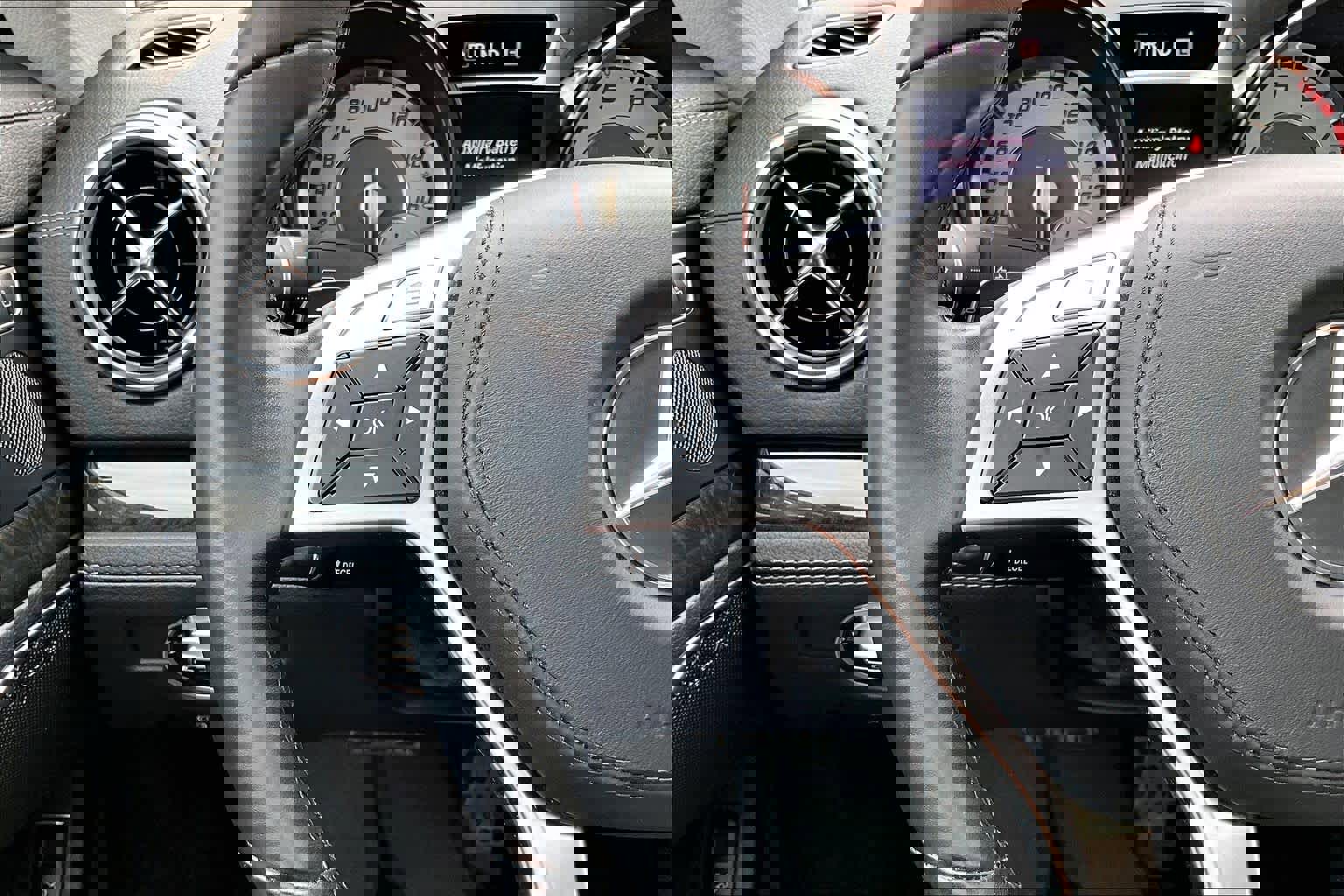 Used 2013 Mercedes-Benz SL 550 image 24