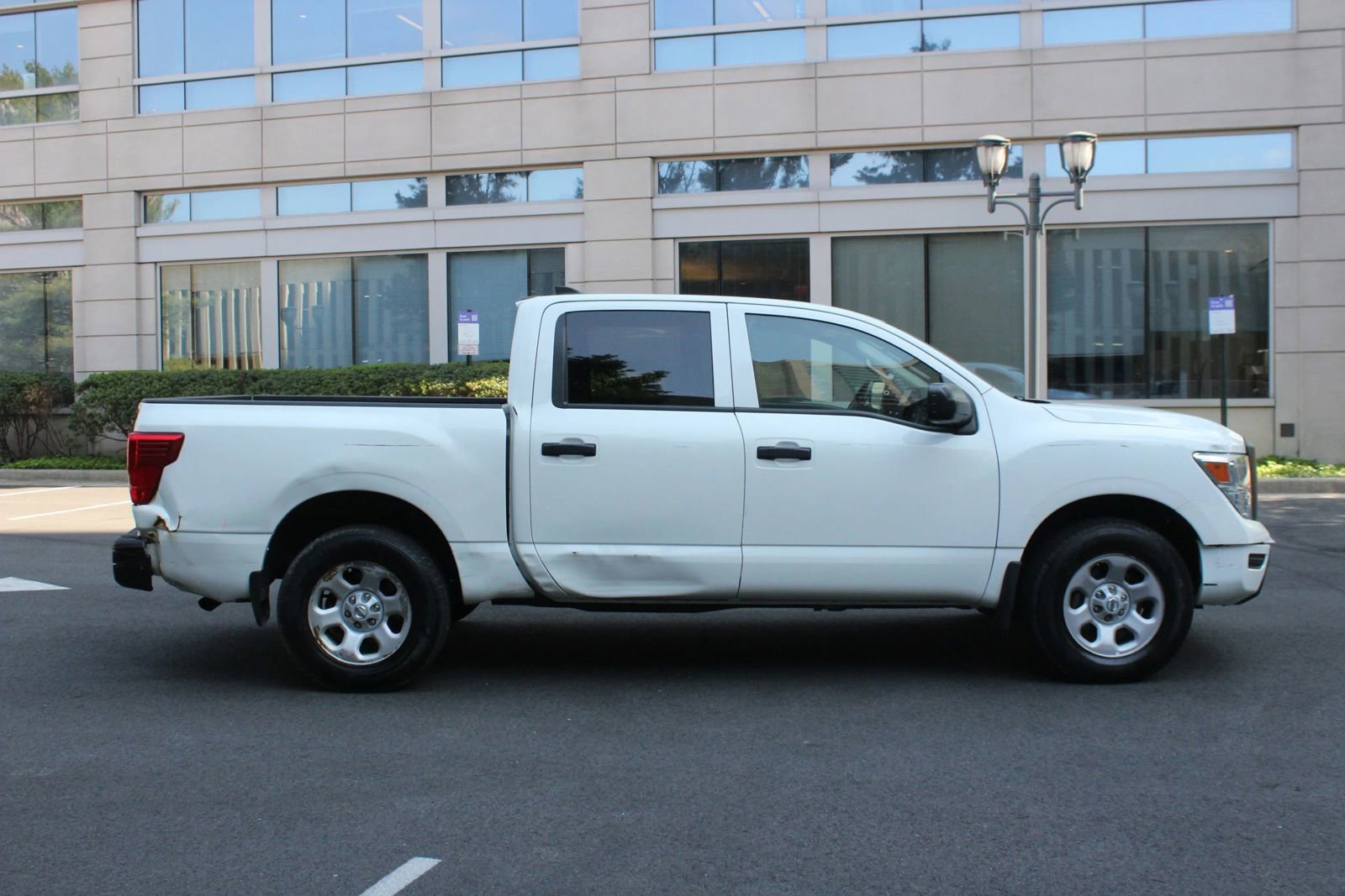 Used 2022 Nissan Titan S w/ S Utility Package image 6