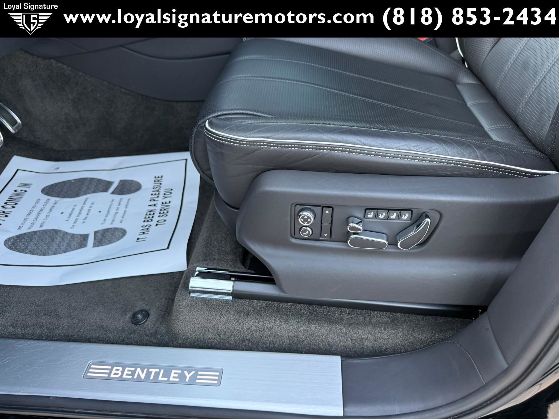 Used 2021 Bentley Bentayga image 23