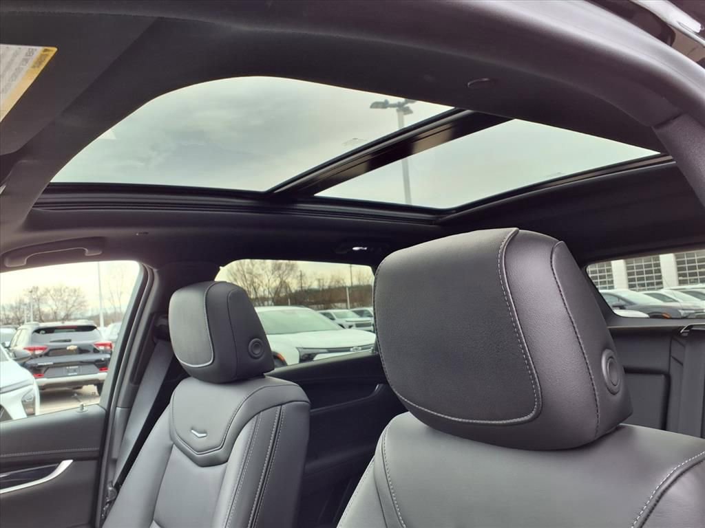 Used 2024 Cadillac XT5 Premium Luxury w/ LPO, Floor Liner Package image 18