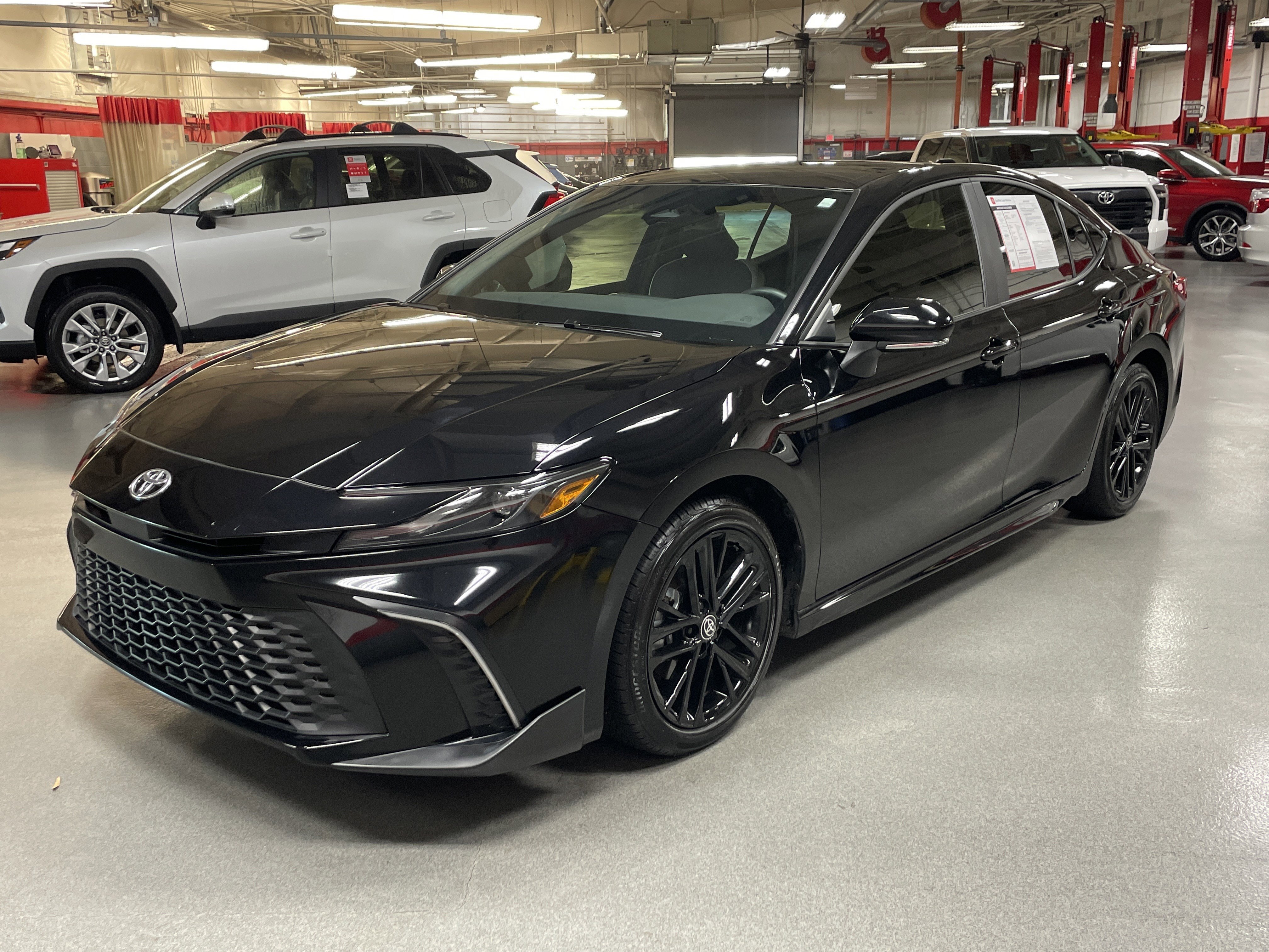 Certified 2025 Toyota Camry SE image 5