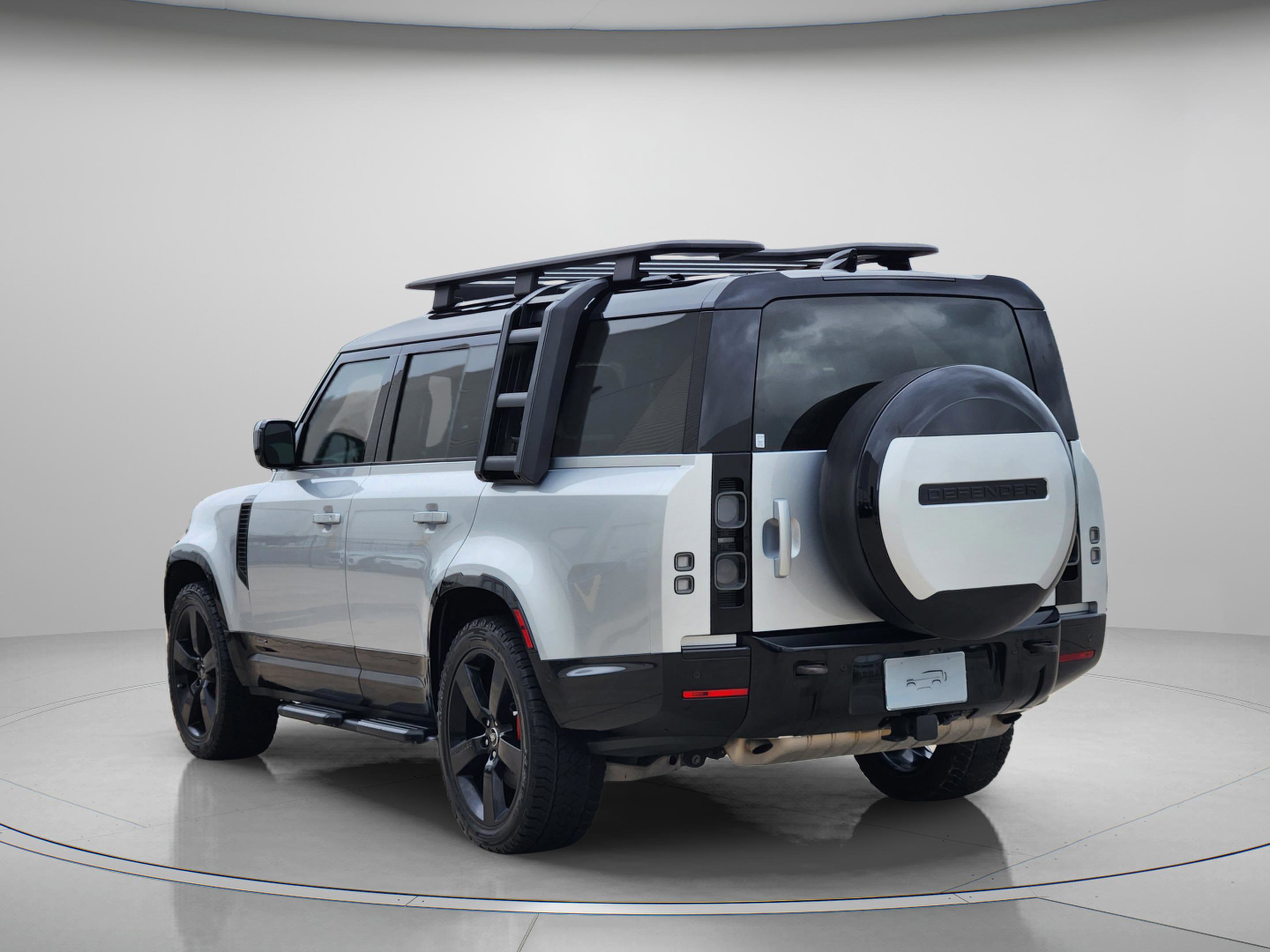 Certified 2023 Land Rover Defender 130 X AWD/4WD image 3