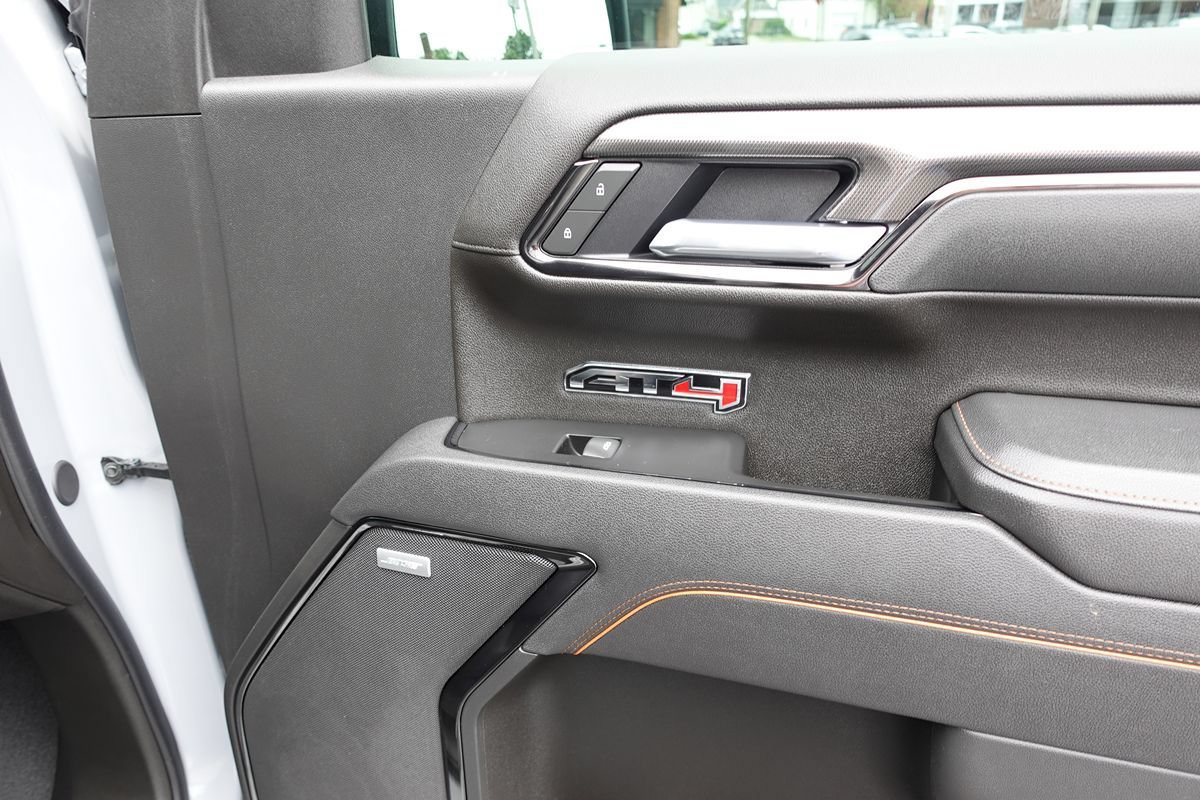 Used 2025 GMC Sierra 1500 AT4 w/ Technology Package AWD/4WD image 42