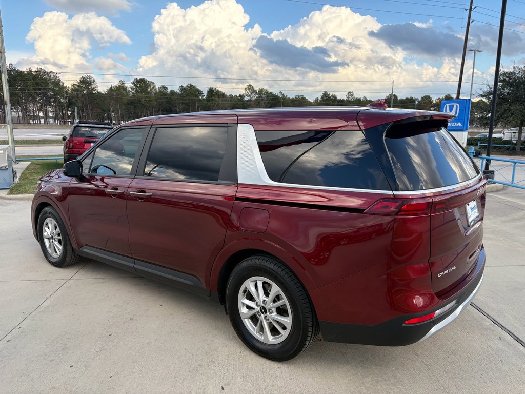 Used 2024 Kia Carnival LX image 5