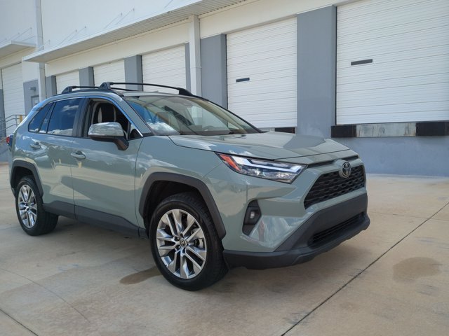 Used 2022 Toyota RAV4 XLE Premium FWD image 3