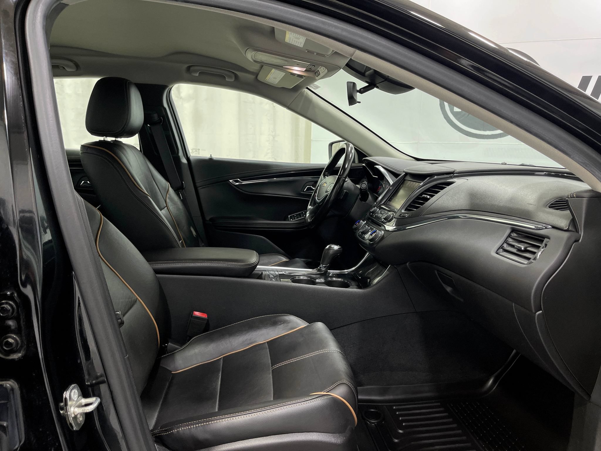 Used 2017 Chevrolet Impala Premier FWD image 30