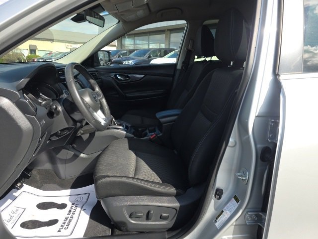 Used 2019 Nissan Rogue SV image 13