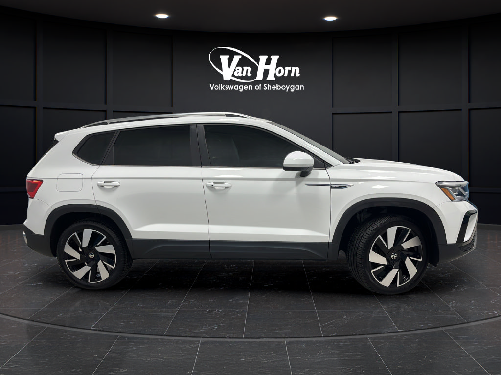 Used 2024 Volkswagen Taos SEL AWD/4WD image 8