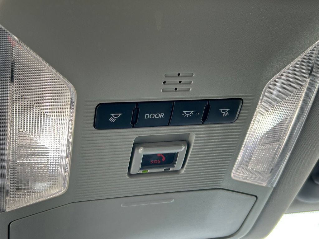 Used 2025 Toyota RAV4 XLE FWD image 18