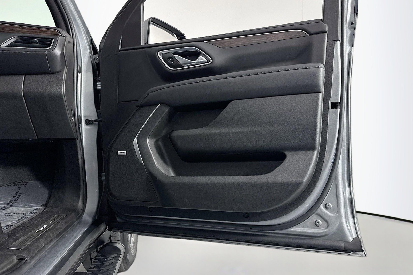 Used 2023 Chevrolet Tahoe Z71 w/ Luxury Package image 24