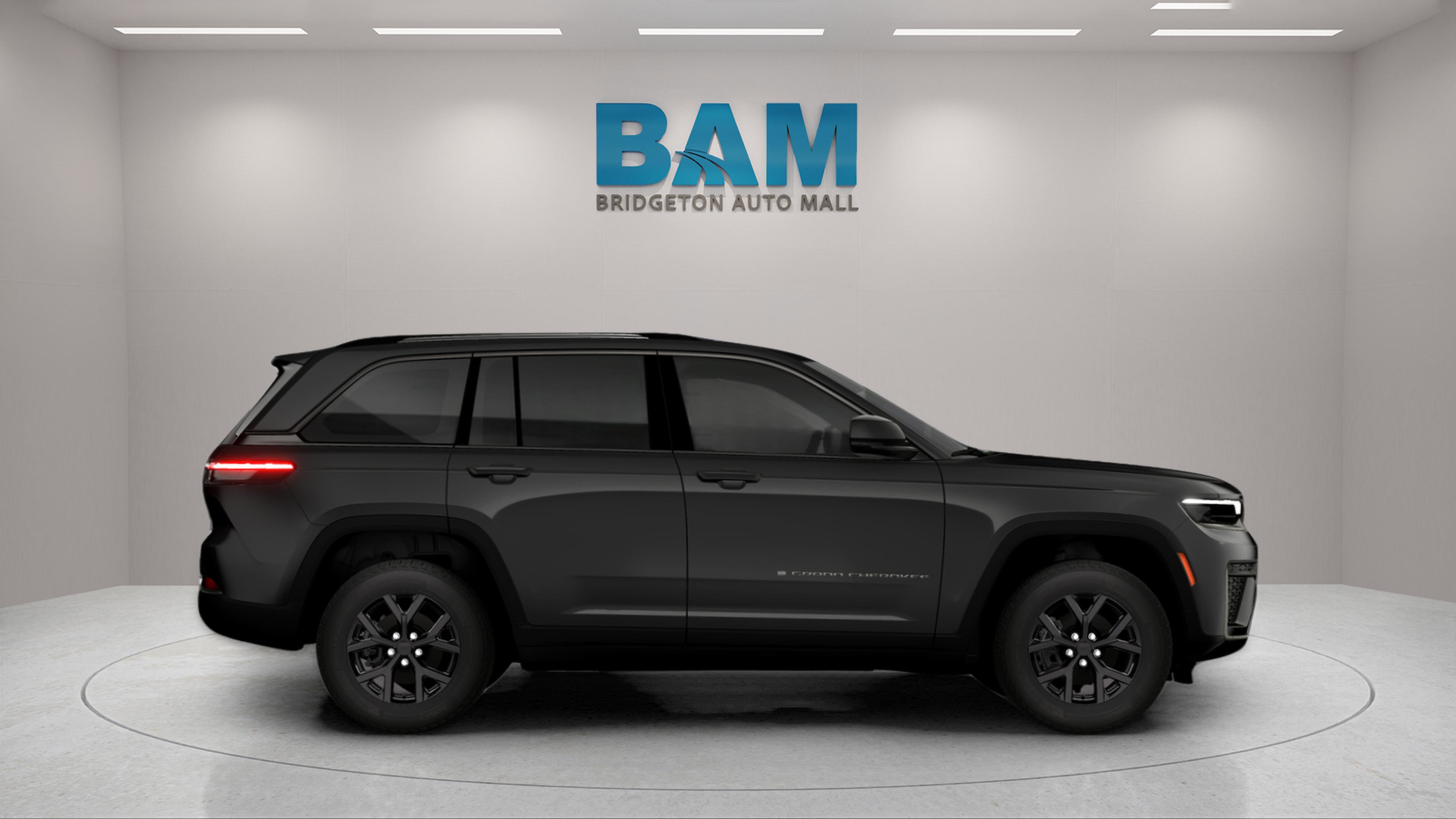 New 2026 Jeep Grand Cherokee Altitude AWD/4WD image 3