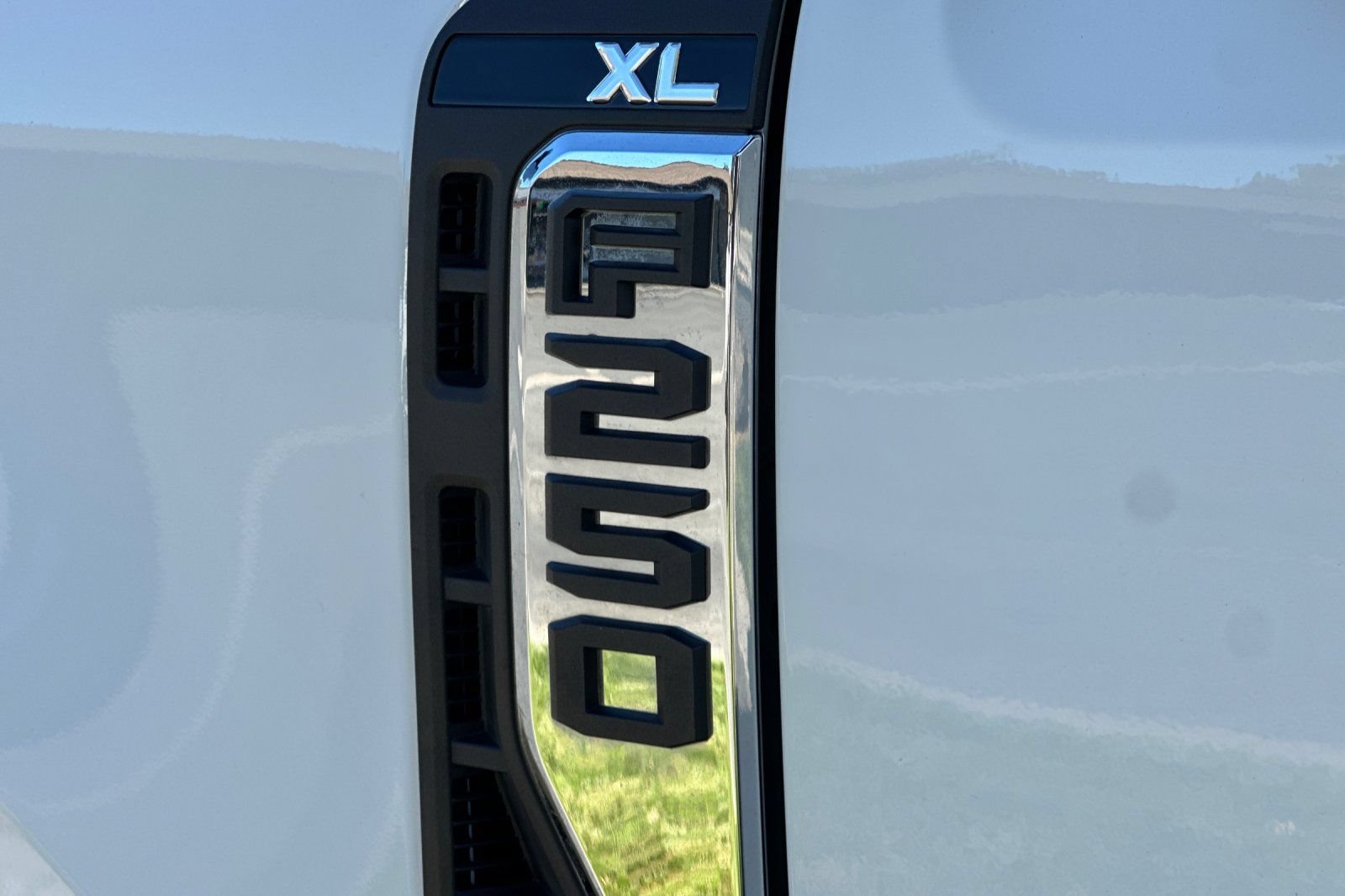 Used 2024 Ford F250 XL w/ XL Chrome Package RWD image 23