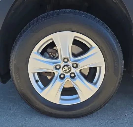 Used 2021 Toyota RAV4 XLE image 49