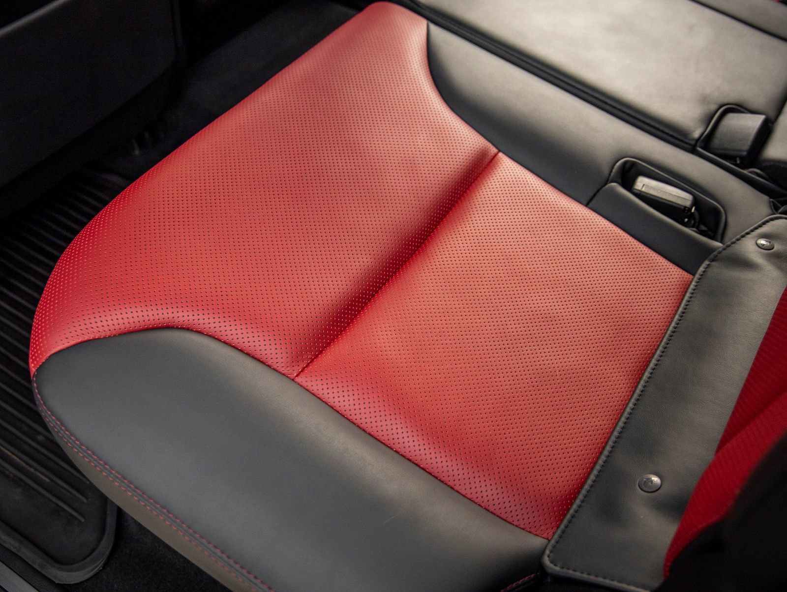 Used 2023 Lexus LX 600 F Sport w/ Accessory Package (Z1) image 33