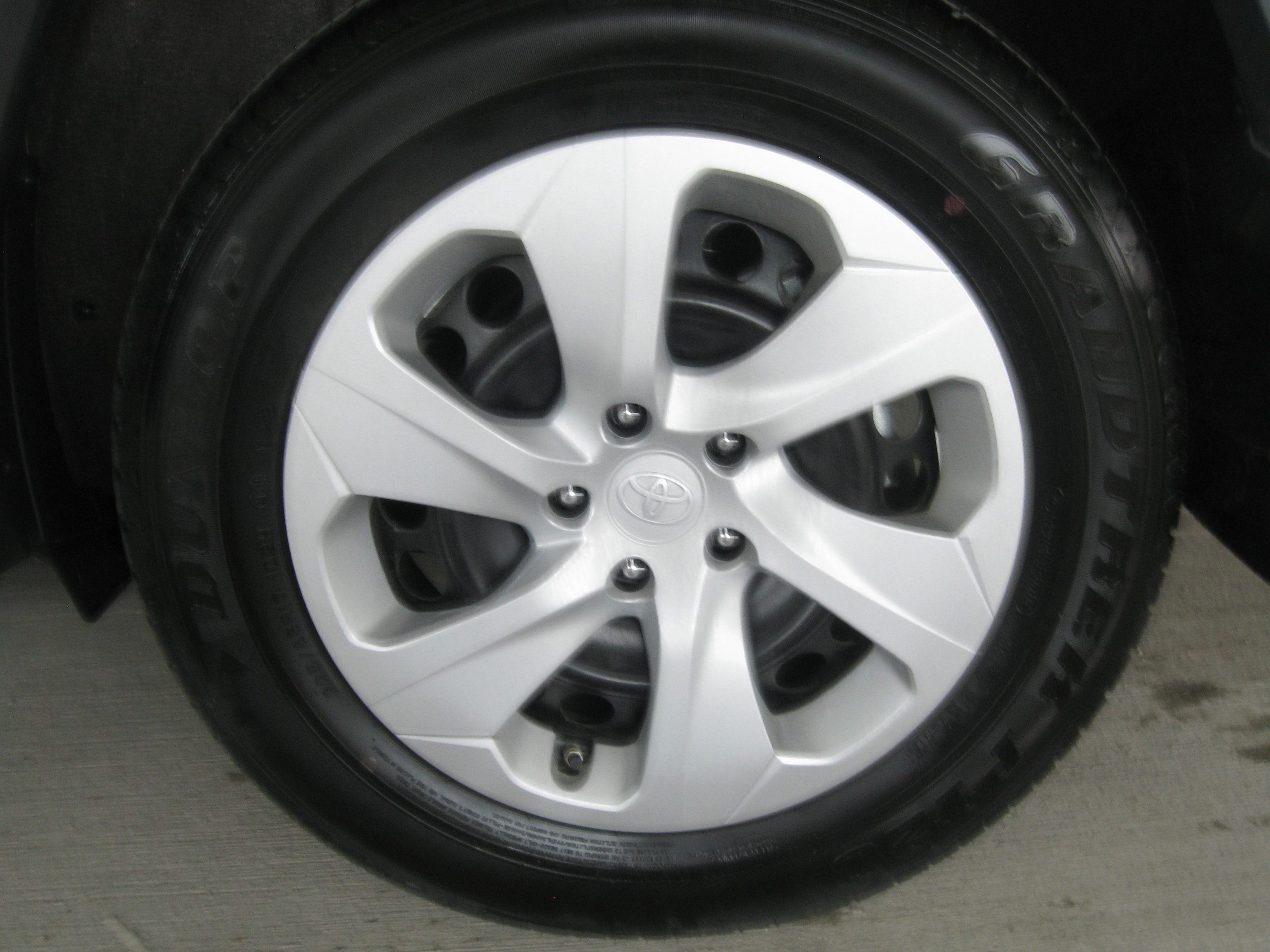 Used 2024 Toyota RAV4 LE image 25