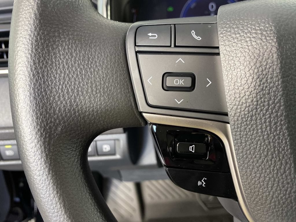 Used 2026 Toyota Camry LE FWD image 17