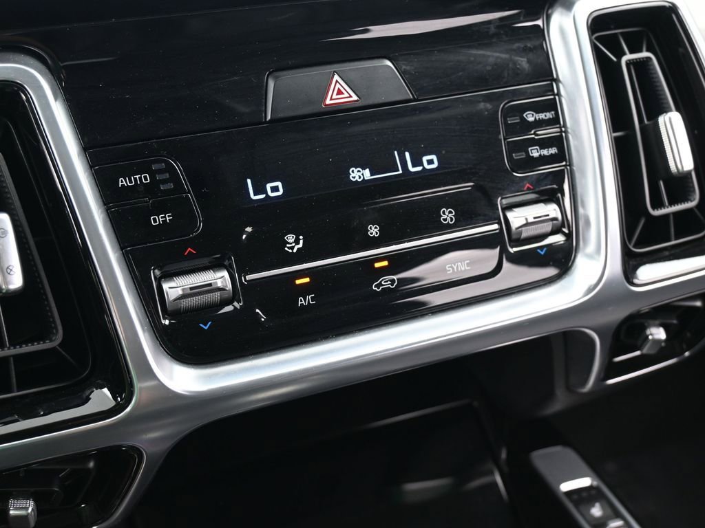 Used 2023 Kia Sorento SX image 25