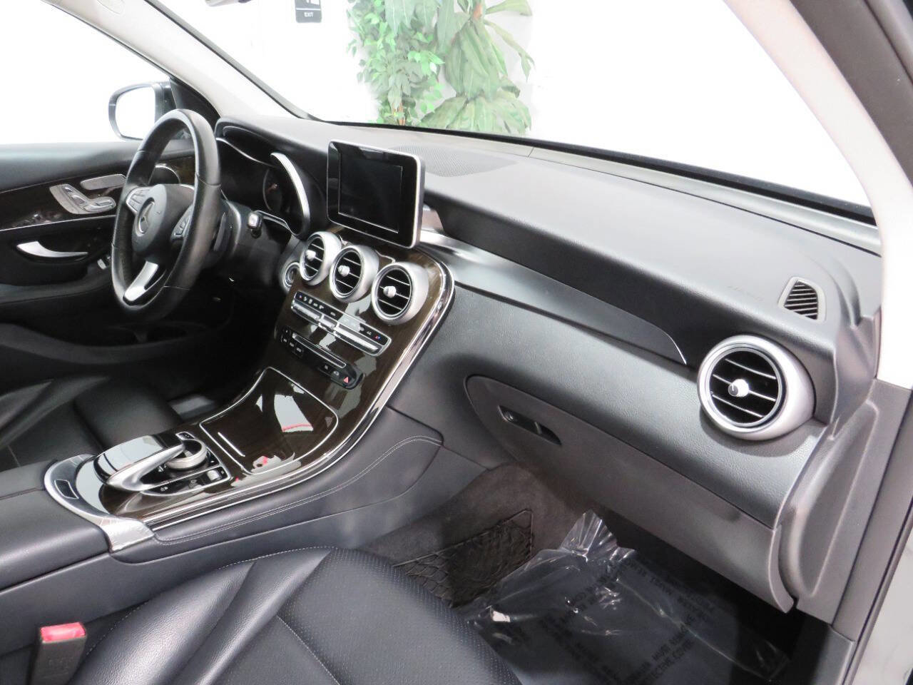 Used 2016 Mercedes-Benz GLC 300 image 10