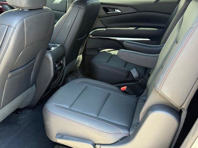 Used 2025 Chevrolet Traverse Z71 AWD/4WD image 8